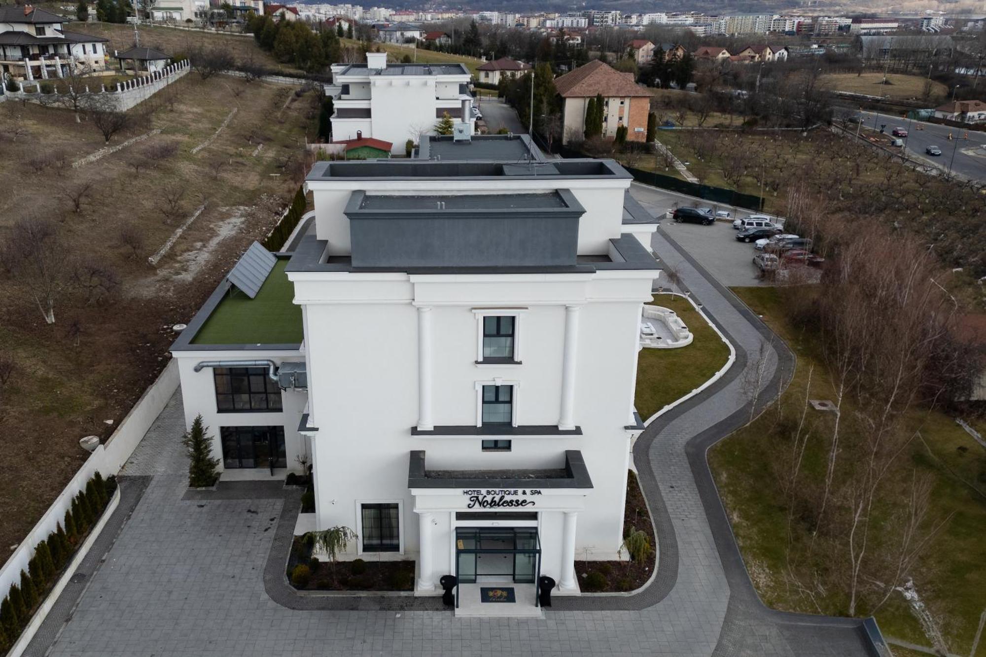Hotel Noblesse Boutique&Spa Râmnicu Vâlcea Exterior foto