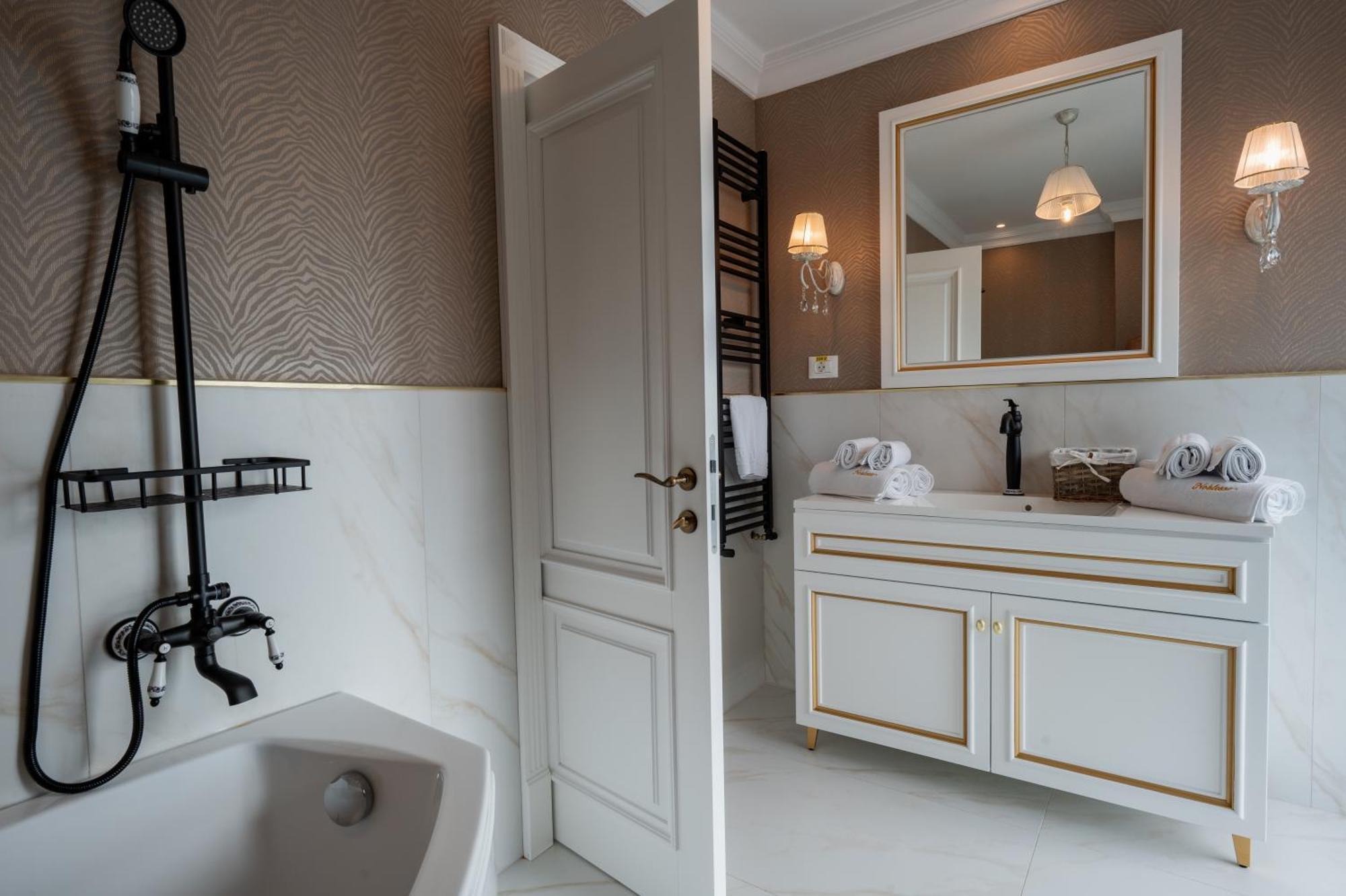 Hotel Noblesse Boutique&Spa Râmnicu Vâlcea Exterior foto