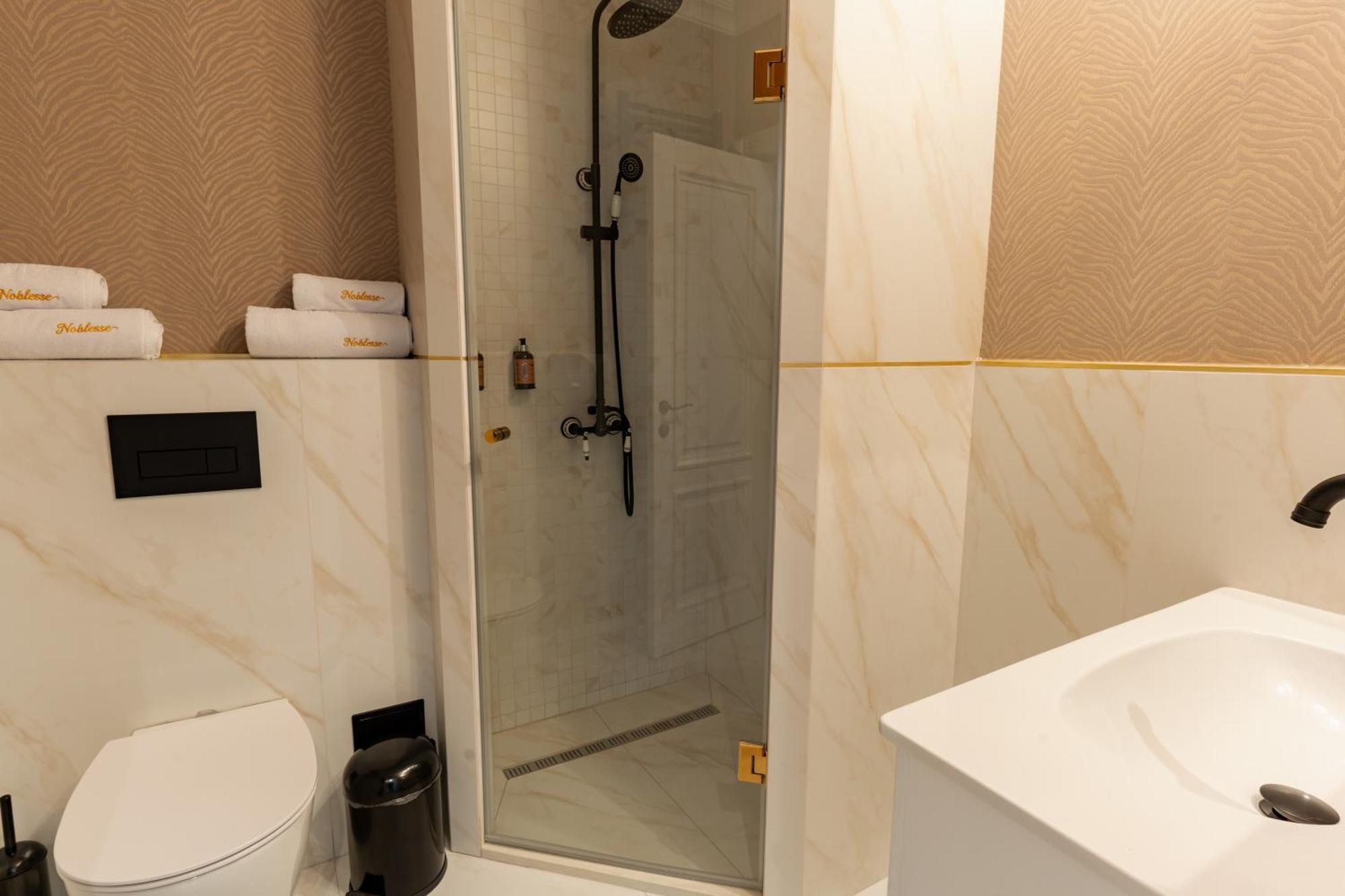 Hotel Noblesse Boutique&Spa Râmnicu Vâlcea Exterior foto