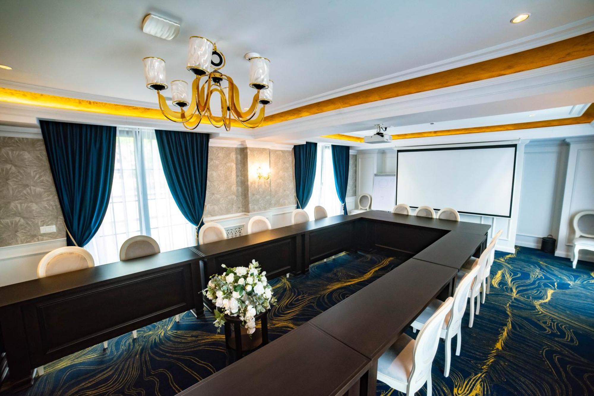 Hotel Noblesse Boutique&Spa Râmnicu Vâlcea Exterior foto