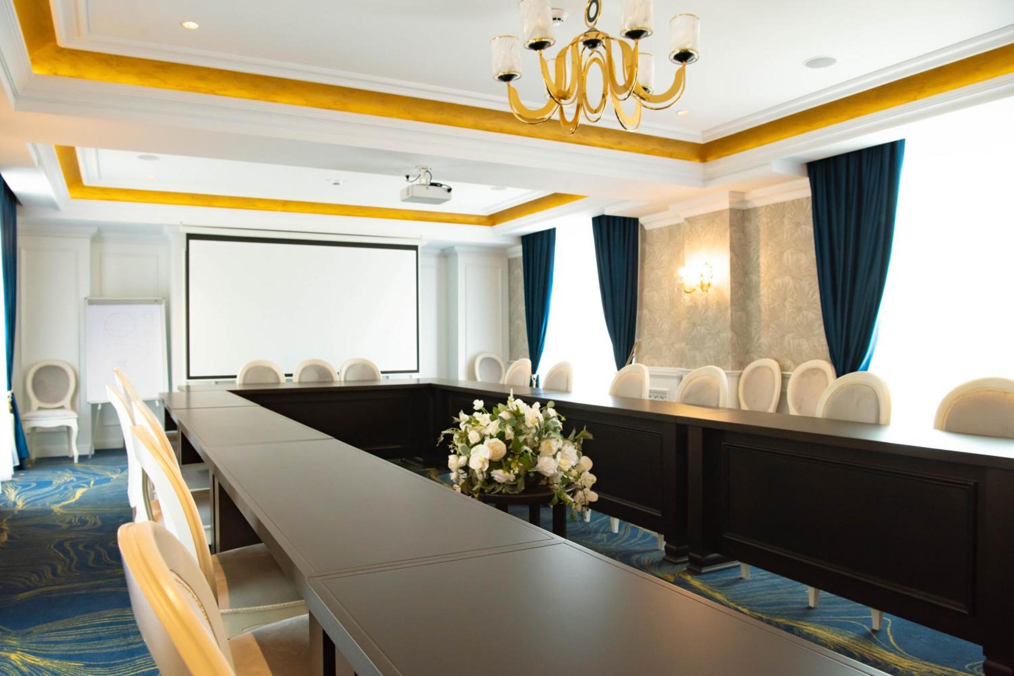 Hotel Noblesse Boutique&Spa Râmnicu Vâlcea Exterior foto