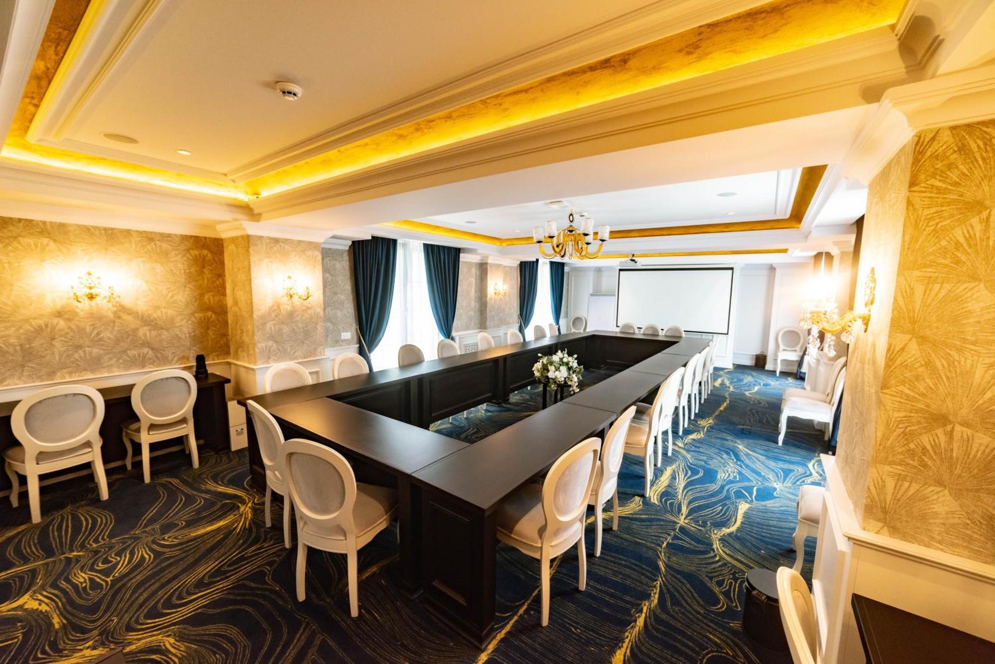 Hotel Noblesse Boutique&Spa Râmnicu Vâlcea Exterior foto
