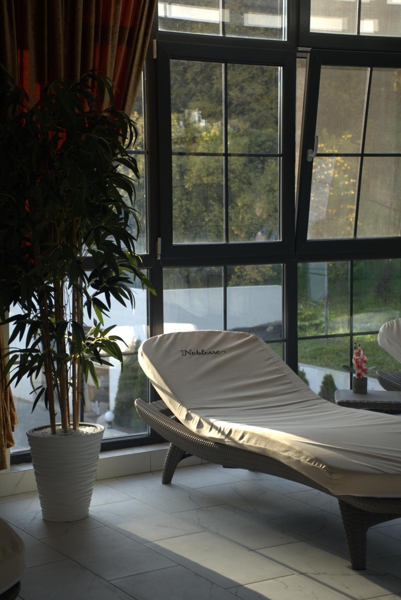 Hotel Noblesse Boutique&Spa Râmnicu Vâlcea Exterior foto